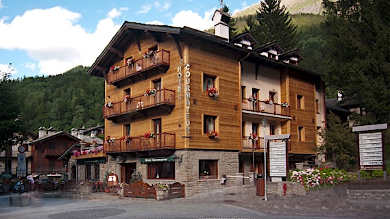 Courmayeur Hotel