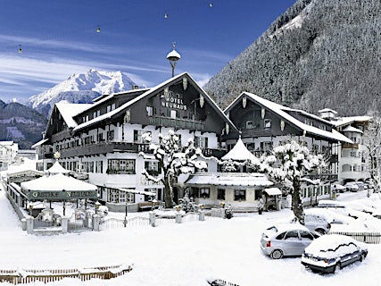 Neuhaus-St Josef Hotel