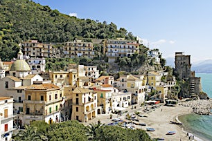 cetara-amalfi-italia-tui