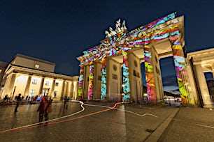 brandenburger-tor-ilta-berliini-saksa-tui