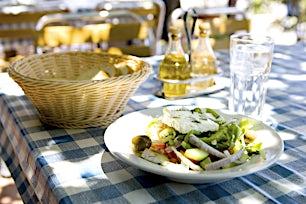 kreikkalainen-salaatti-faliraki-rhodos-tui