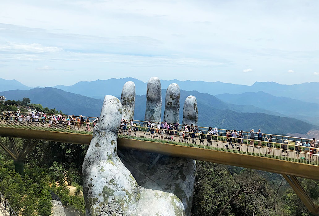 golden-bridge-da-nang-vietnam-tui