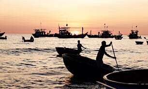kalastajat-auringonlasku-cho-bien-tam-tien-da-nang-vietnam-tui
